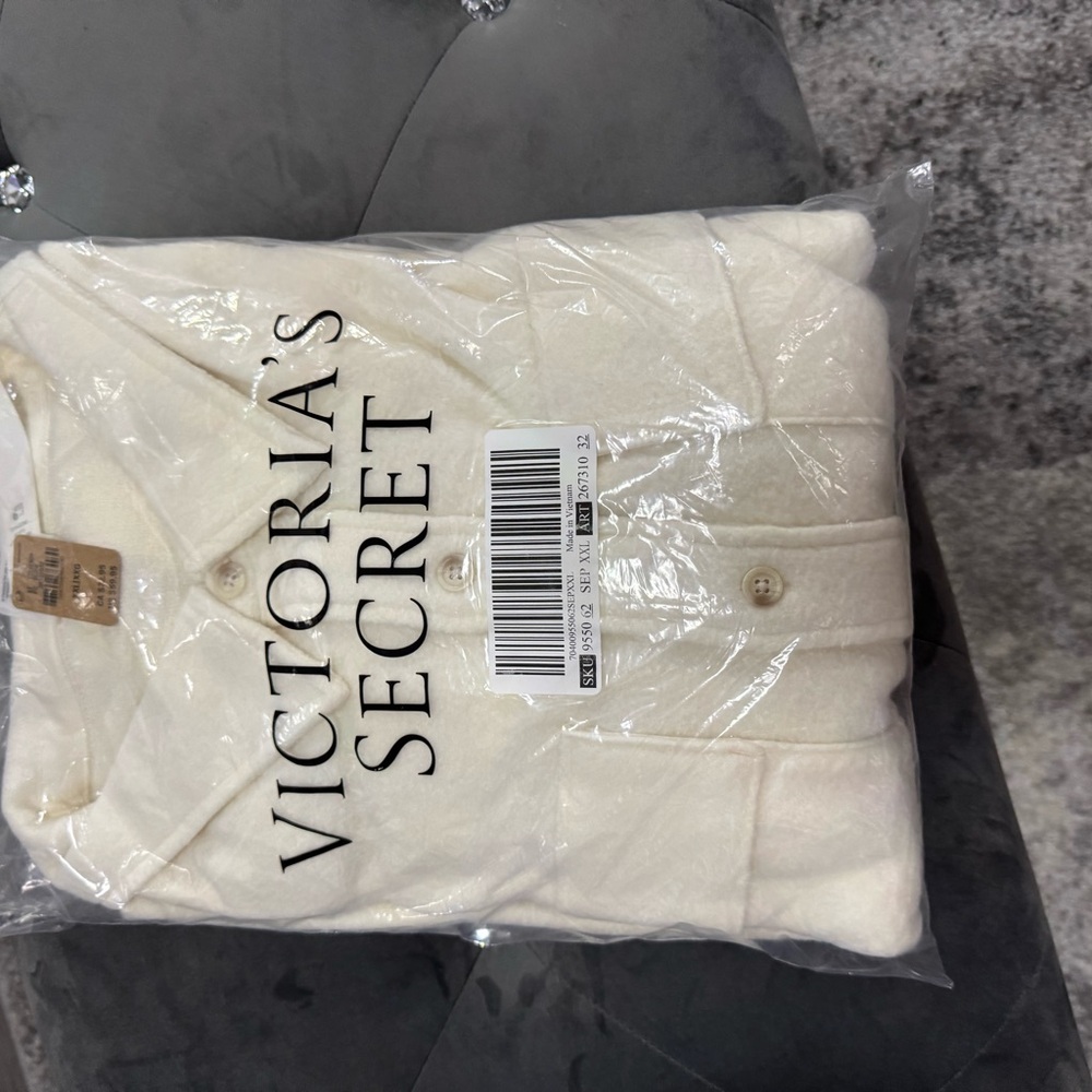 Victoria Secret Shakett…..Size XL….Brand new with tag…. - Picture 2 of 5